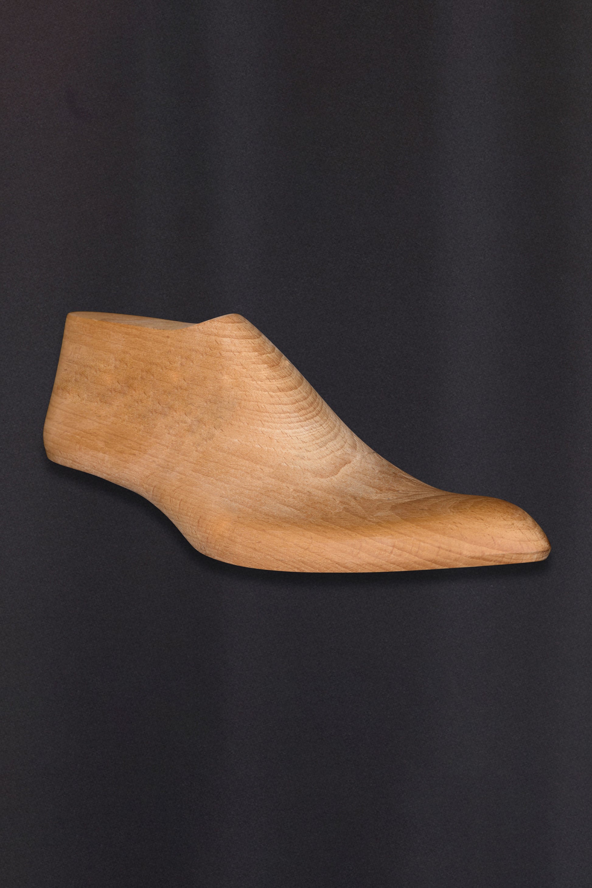 Mens Fashion Formal Point - 25mm Heel Height / 15mm Toe Spring - Wooden Shoe Last - FRONT SIDE VIEW